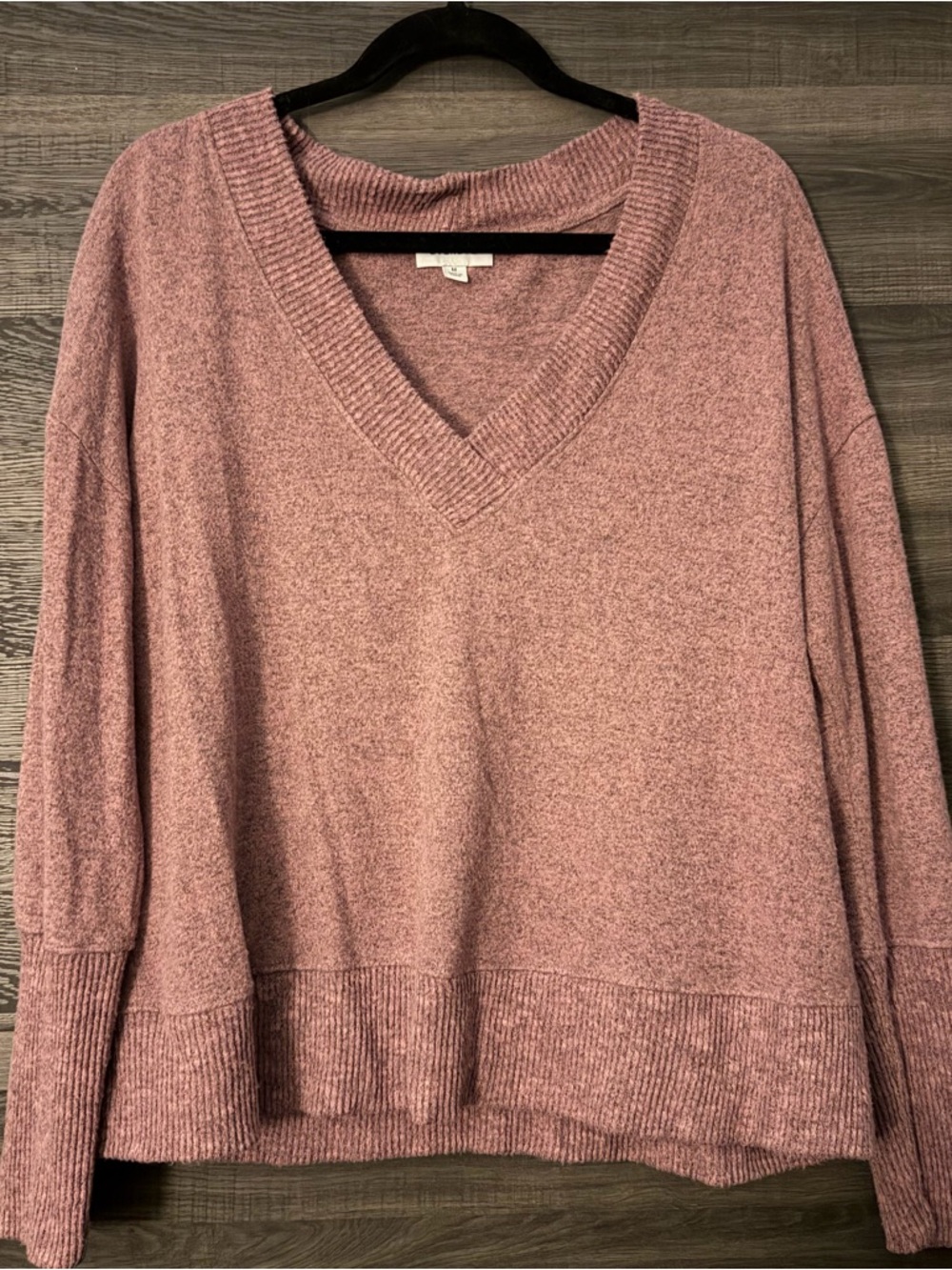 Evereve Dusty Rose V-Neck Sweater